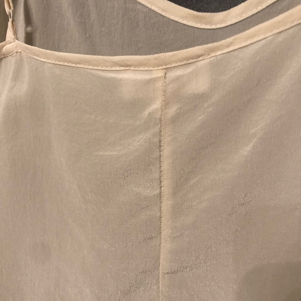 SOLD -Wilfred 100% Silk Top - Picture 8 of 10